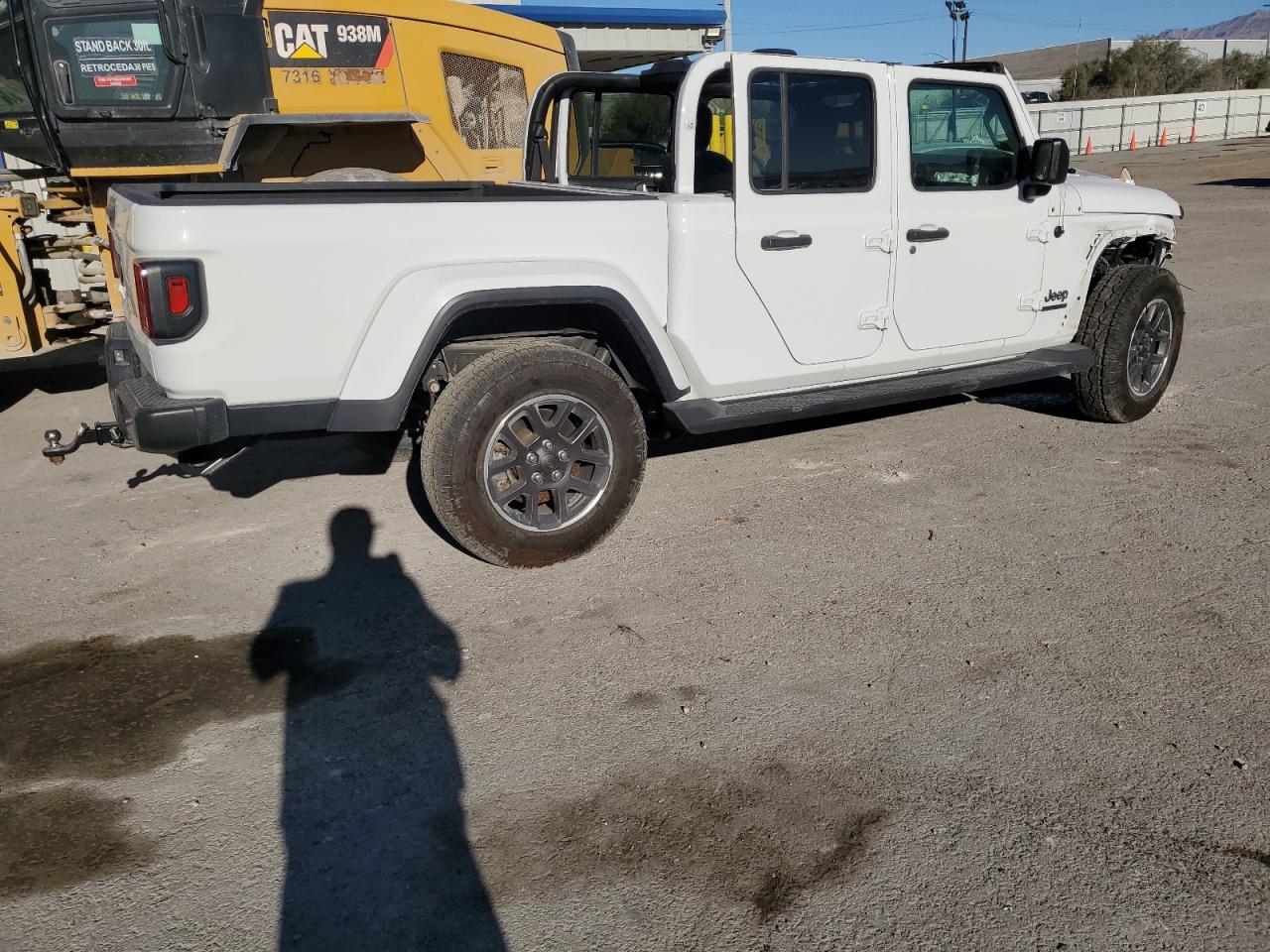 2021 Jeep Gladiator - Image 3