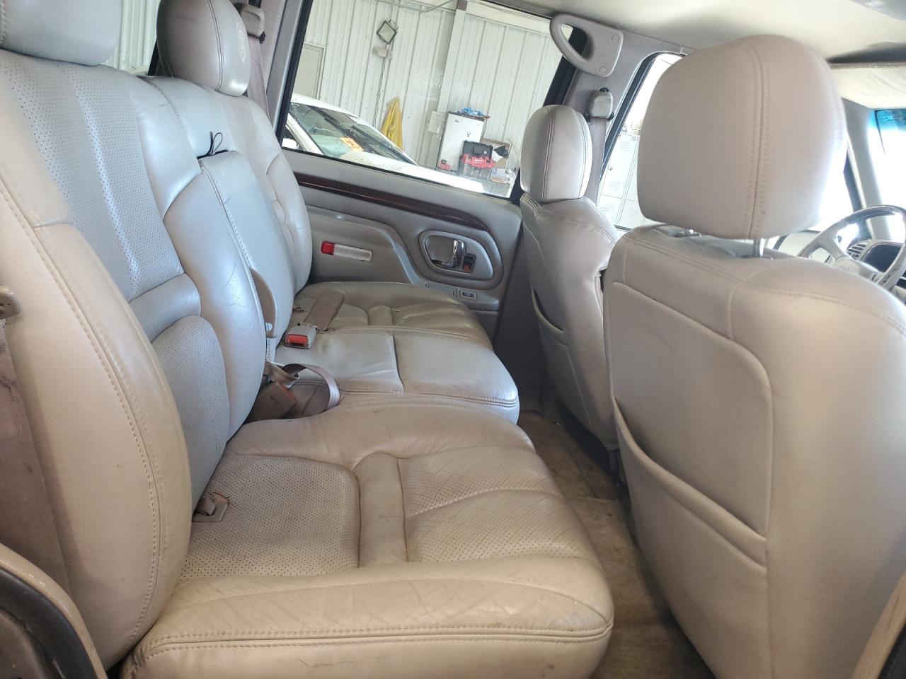 2000 Cadillac Escalade Luxury VIN: 1GYEK63R1YR185125 Lot: 50259835