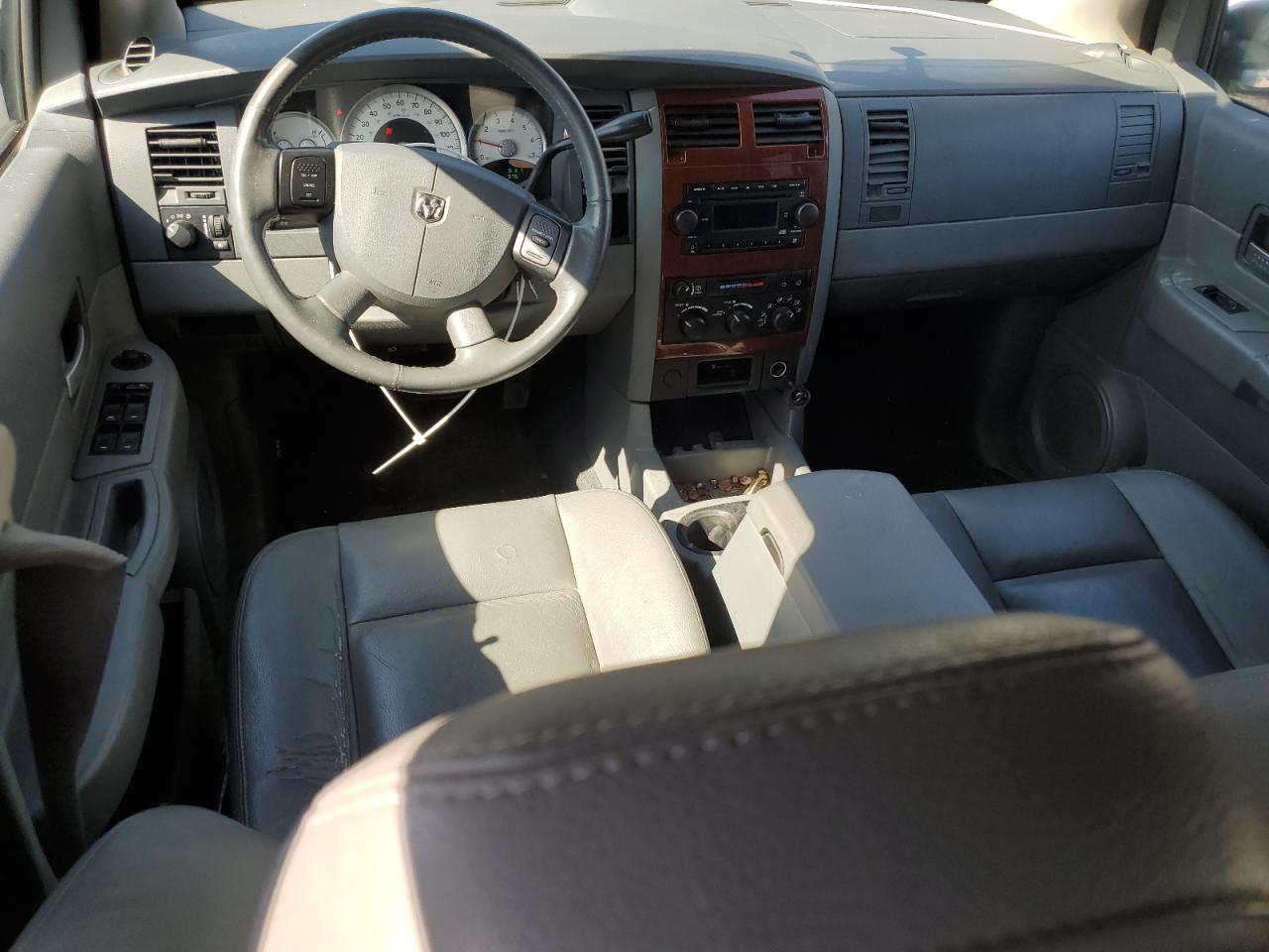 2006 Dodge Durango - Image 8