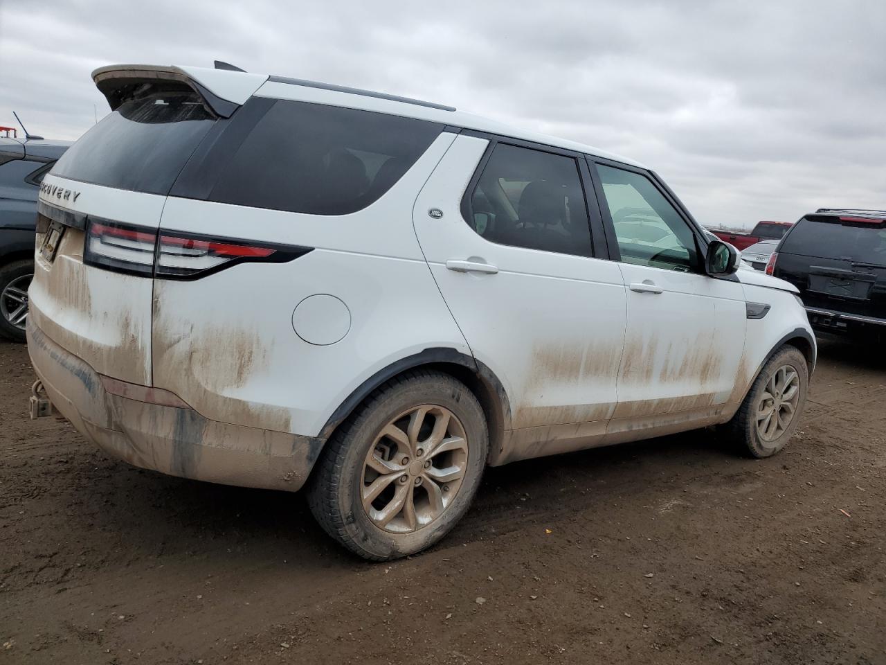 2020 Land Rover Discovery - Image 3