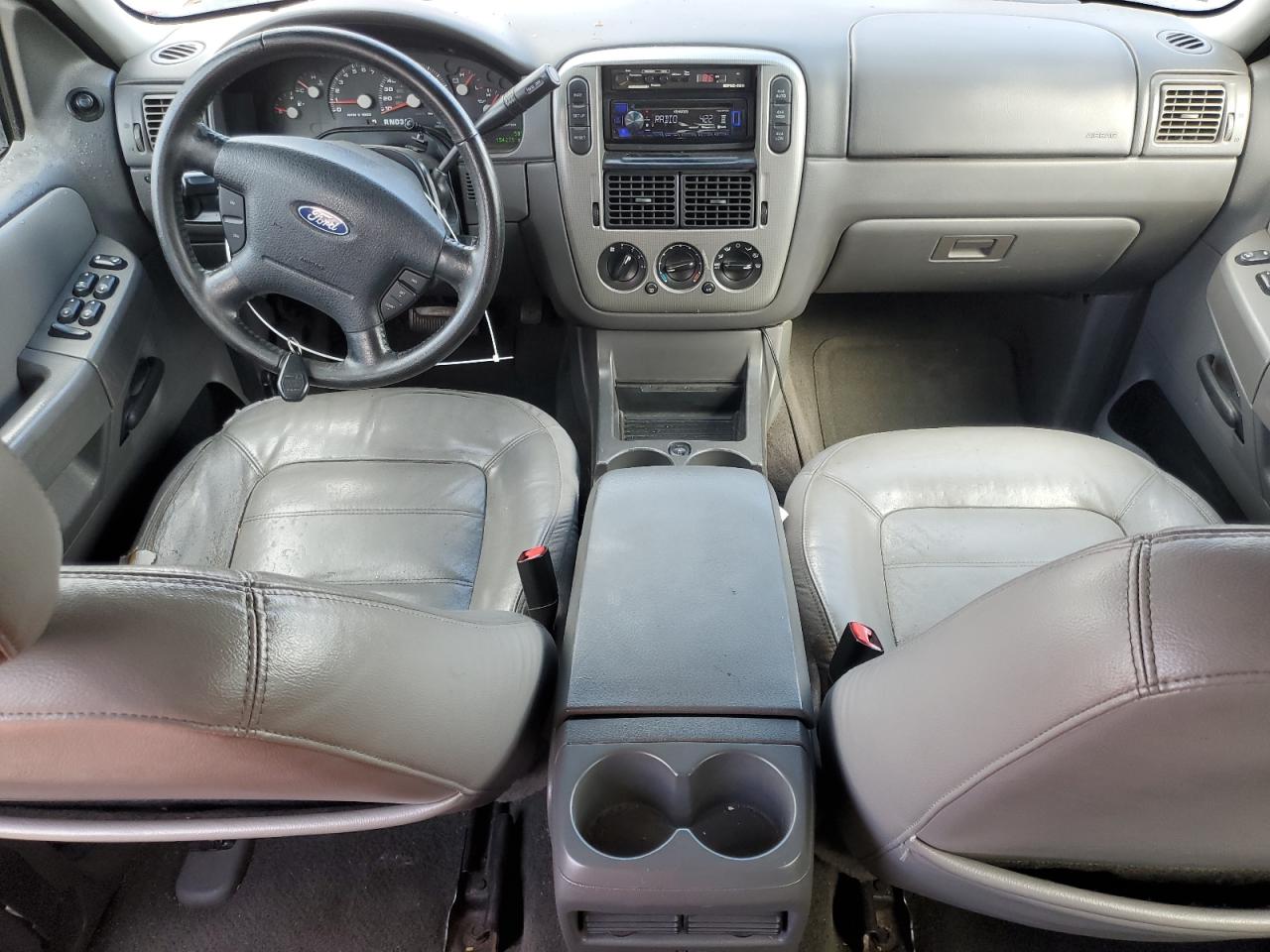 2005 Ford Explorer - Image 8