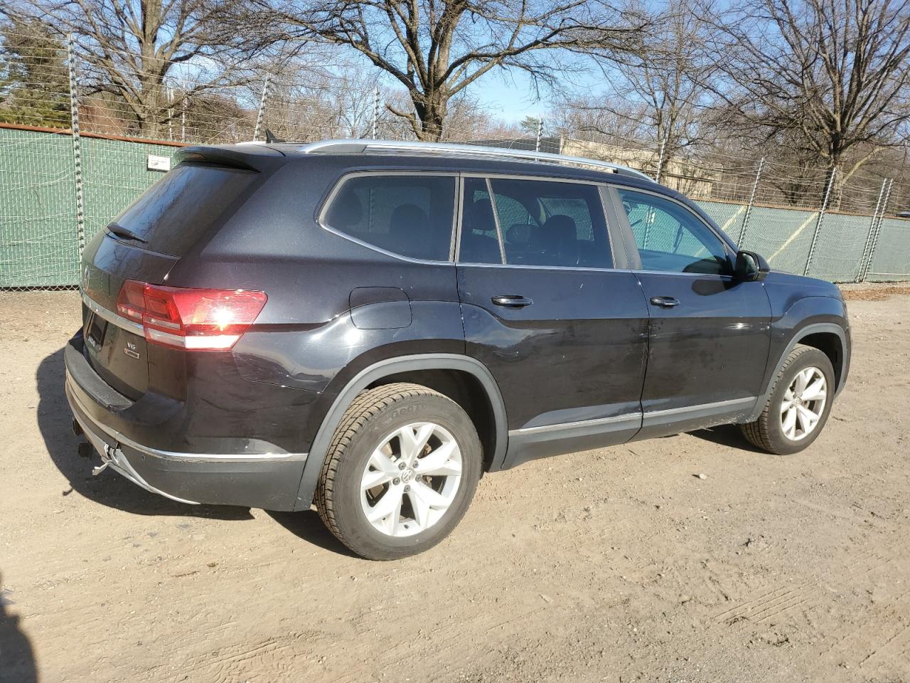 2018 Volkswagen Atlas - Image 3