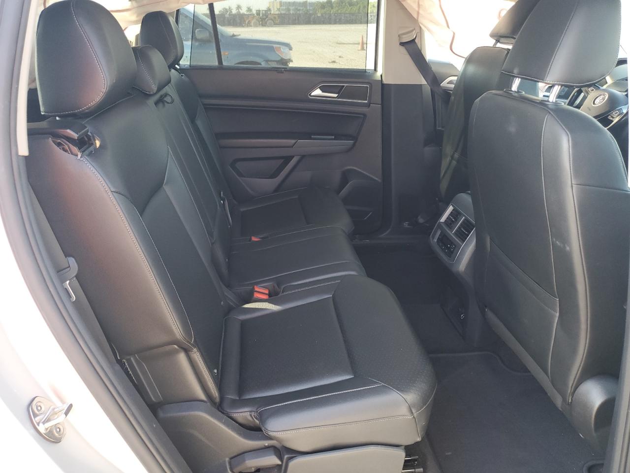 2018 Volkswagen Atlas - Image 12