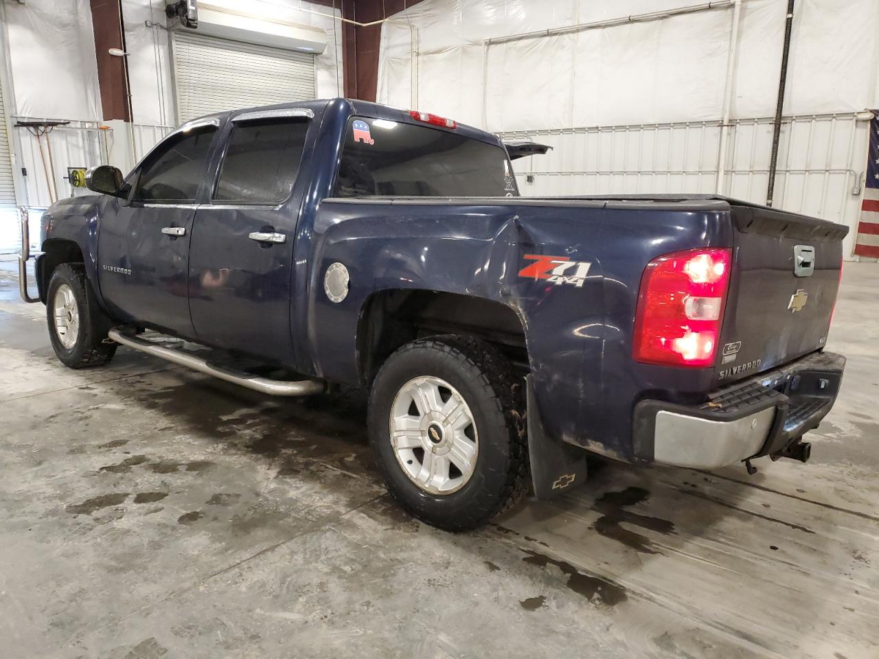 2011 Chevrolet Silverado - Image 2
