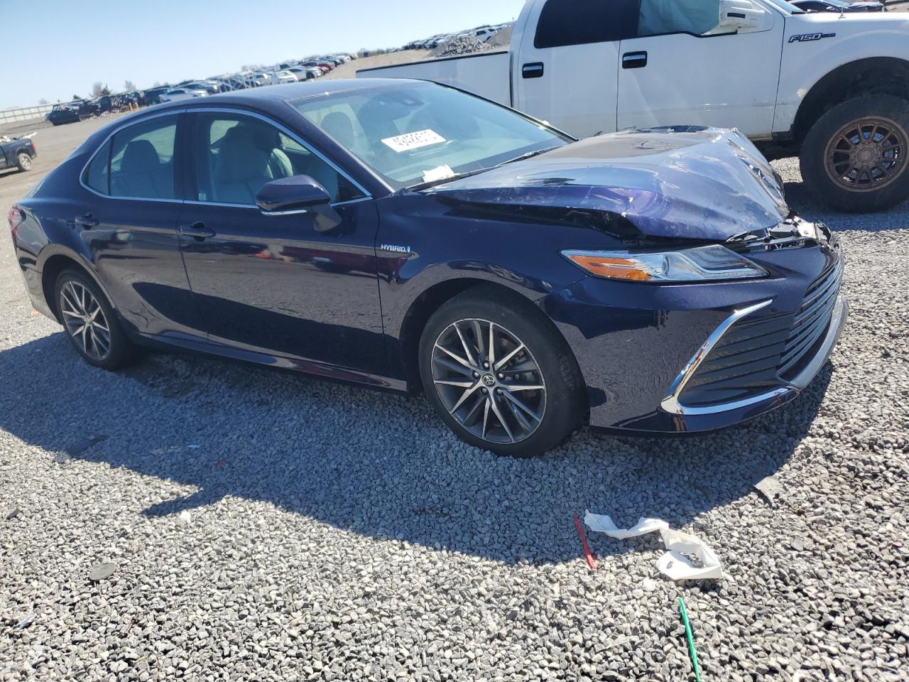 2021 Toyota Camry - Image 4