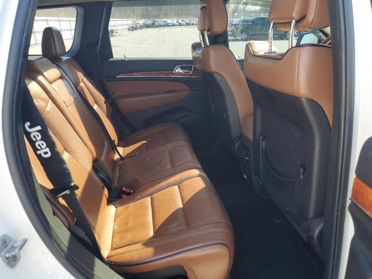 2012 Jeep Grand Cherokee - Image 11