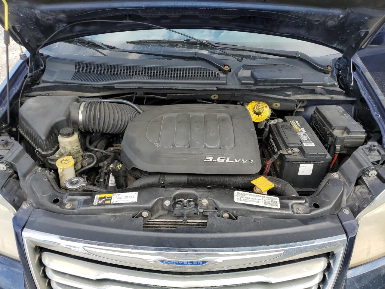 2014 Chrysler Town & Country - Image 14