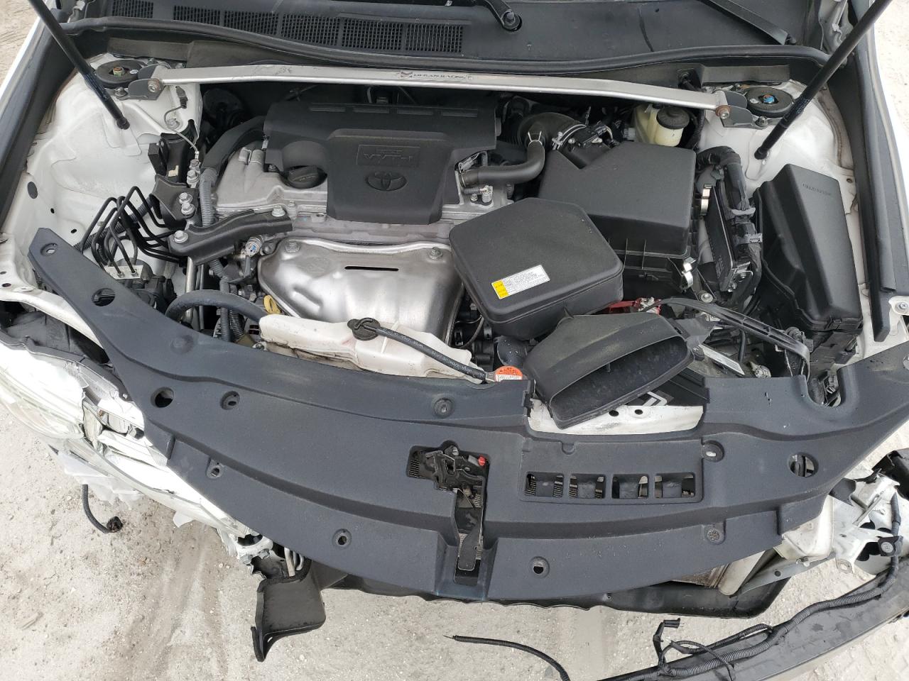 2016 Toyota Camry - Image 12