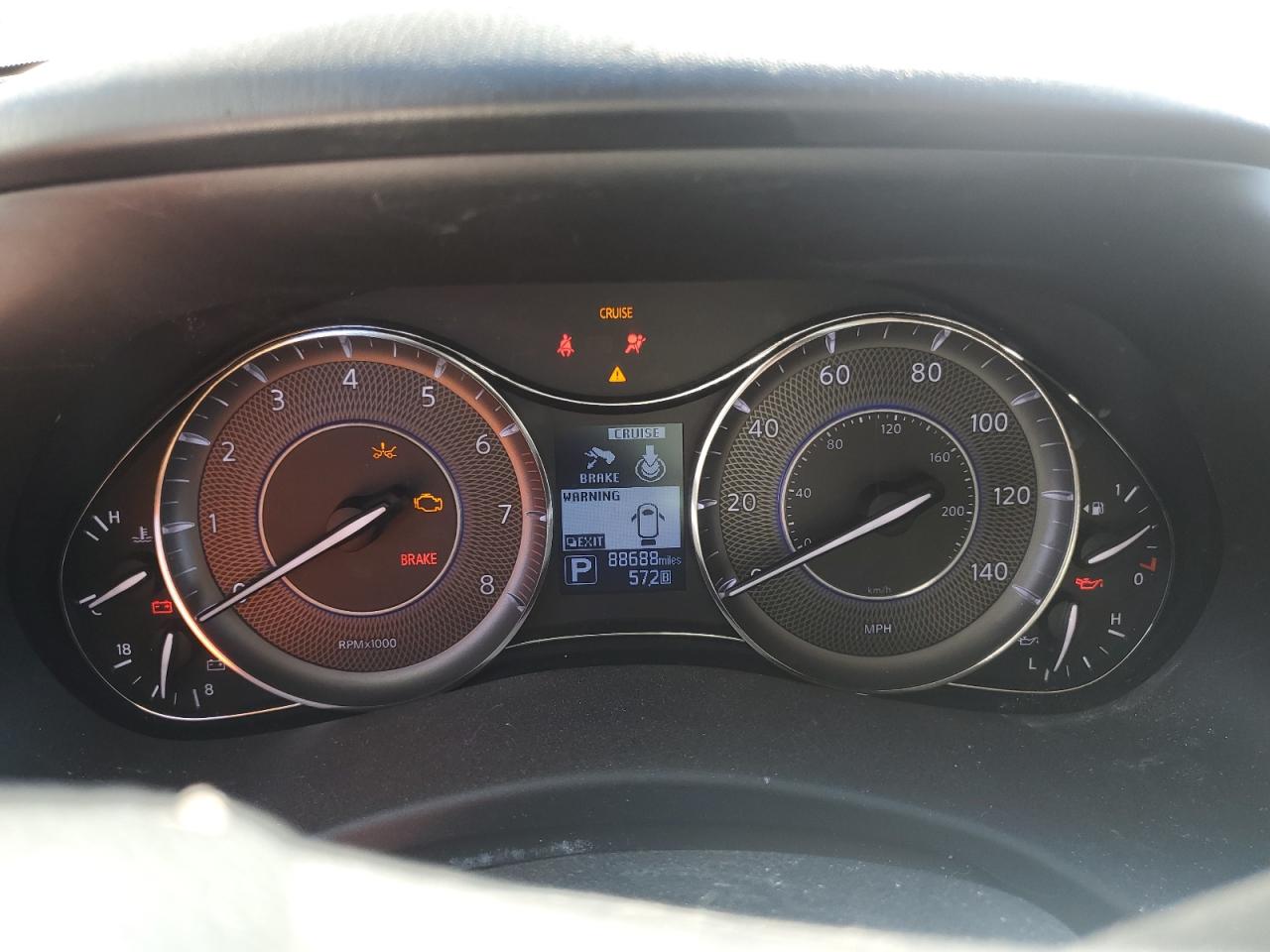 2015 Infiniti QX80 - Image 9