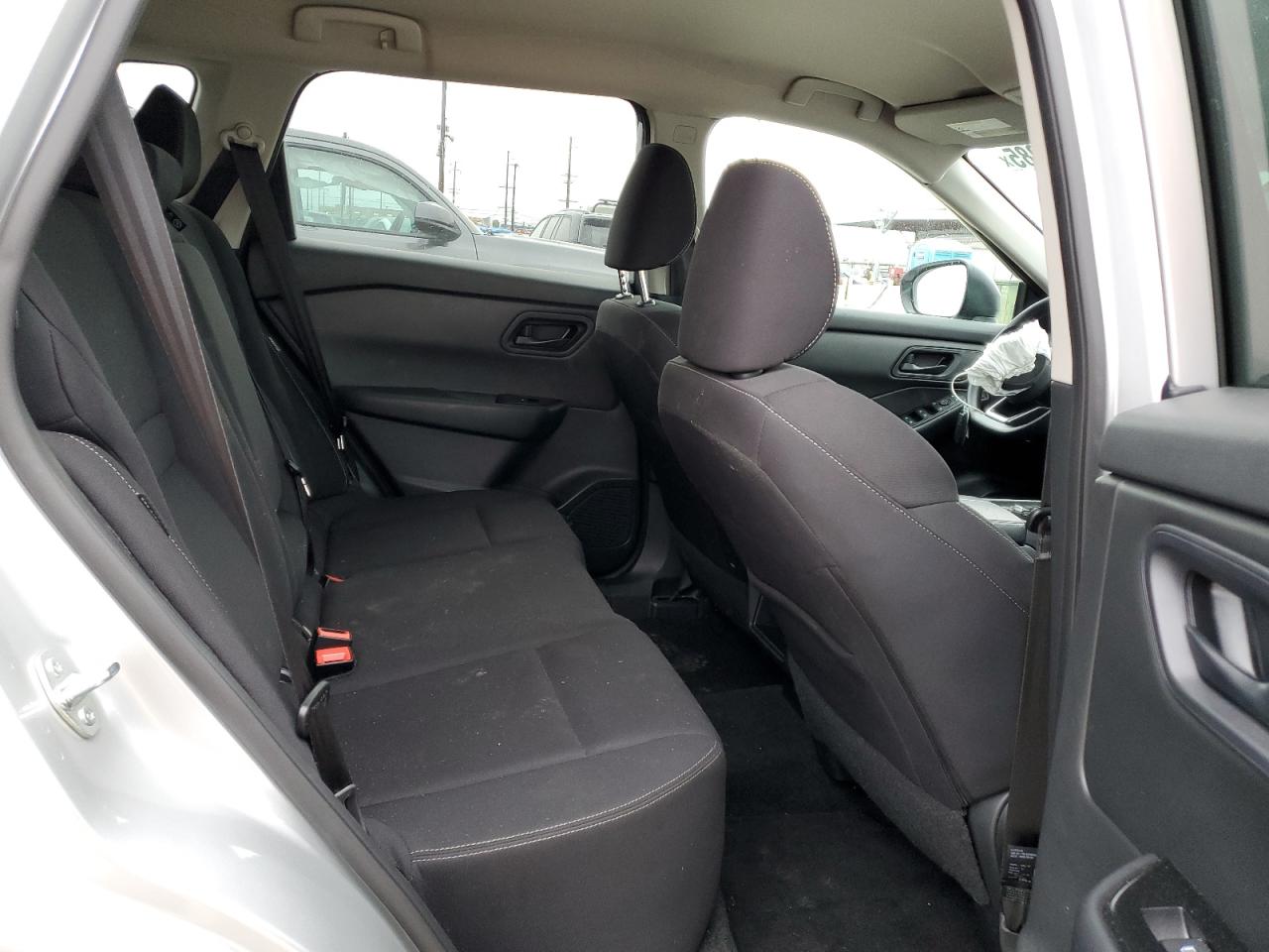 2024 Nissan Rogue - Image 11
