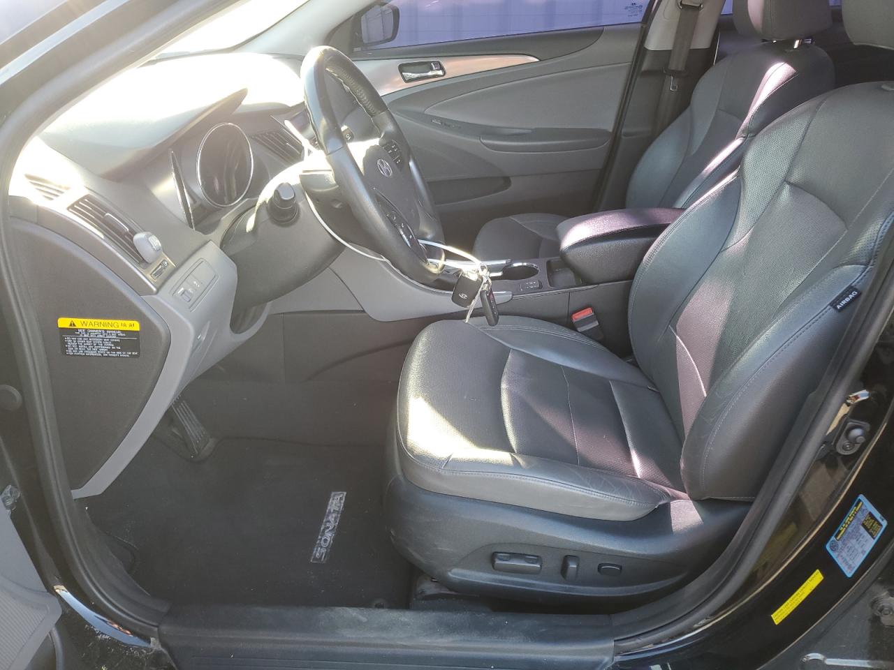 2012 Hyundai Sonata - Image 7