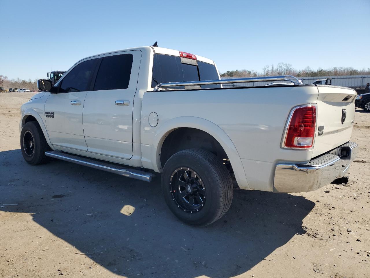 2016 RAM 1500 - Image 2