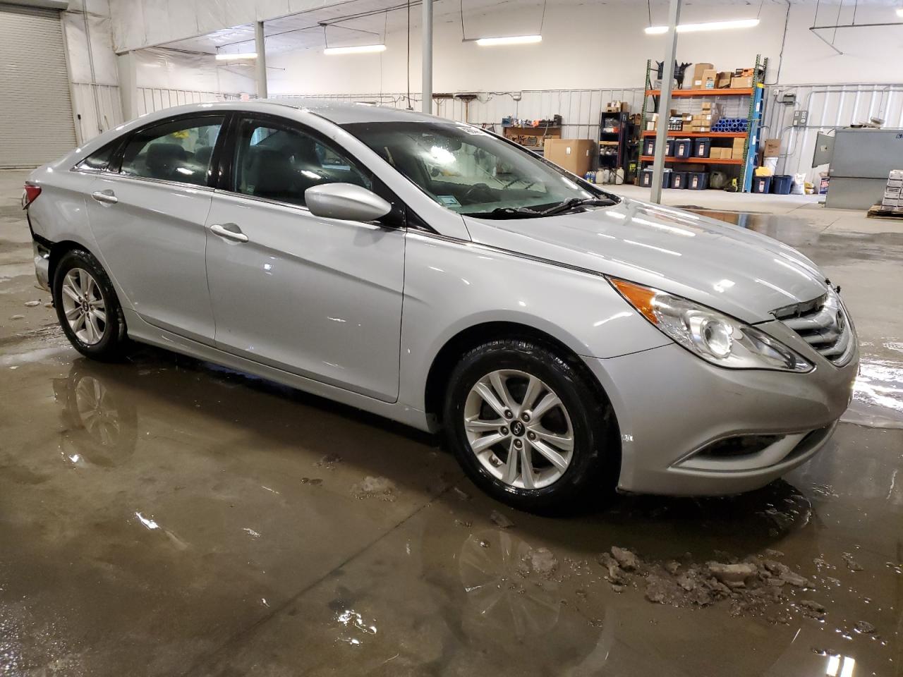 2011 Hyundai Sonata - Image 4