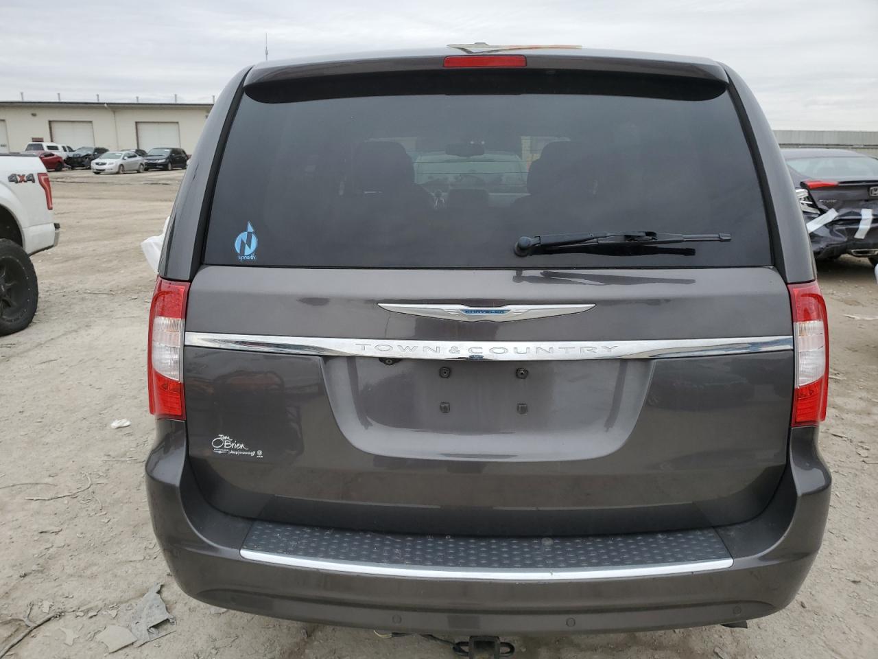2015 Chrysler Town & Country - Image 6