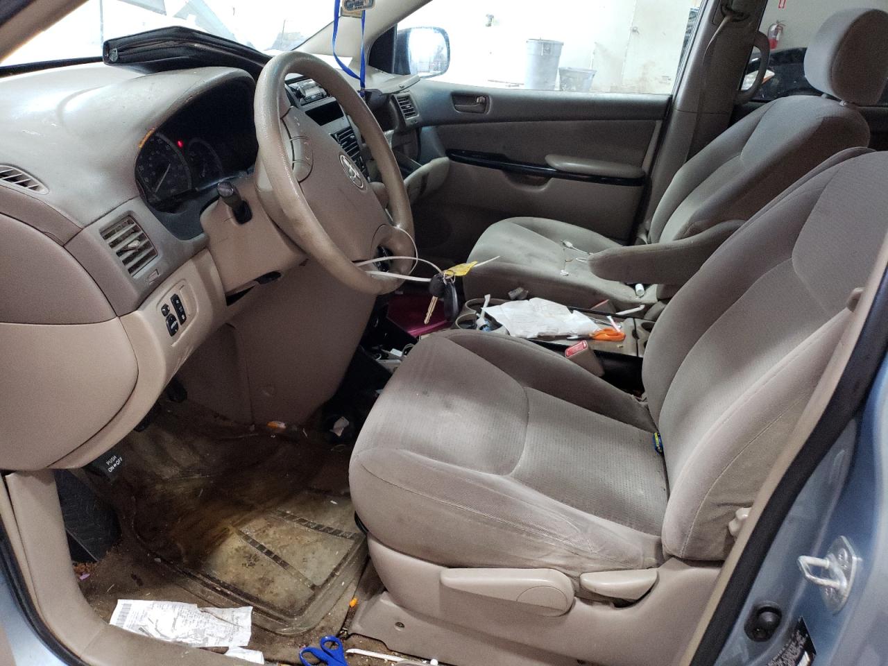 2005 Toyota Sienna - Image 7
