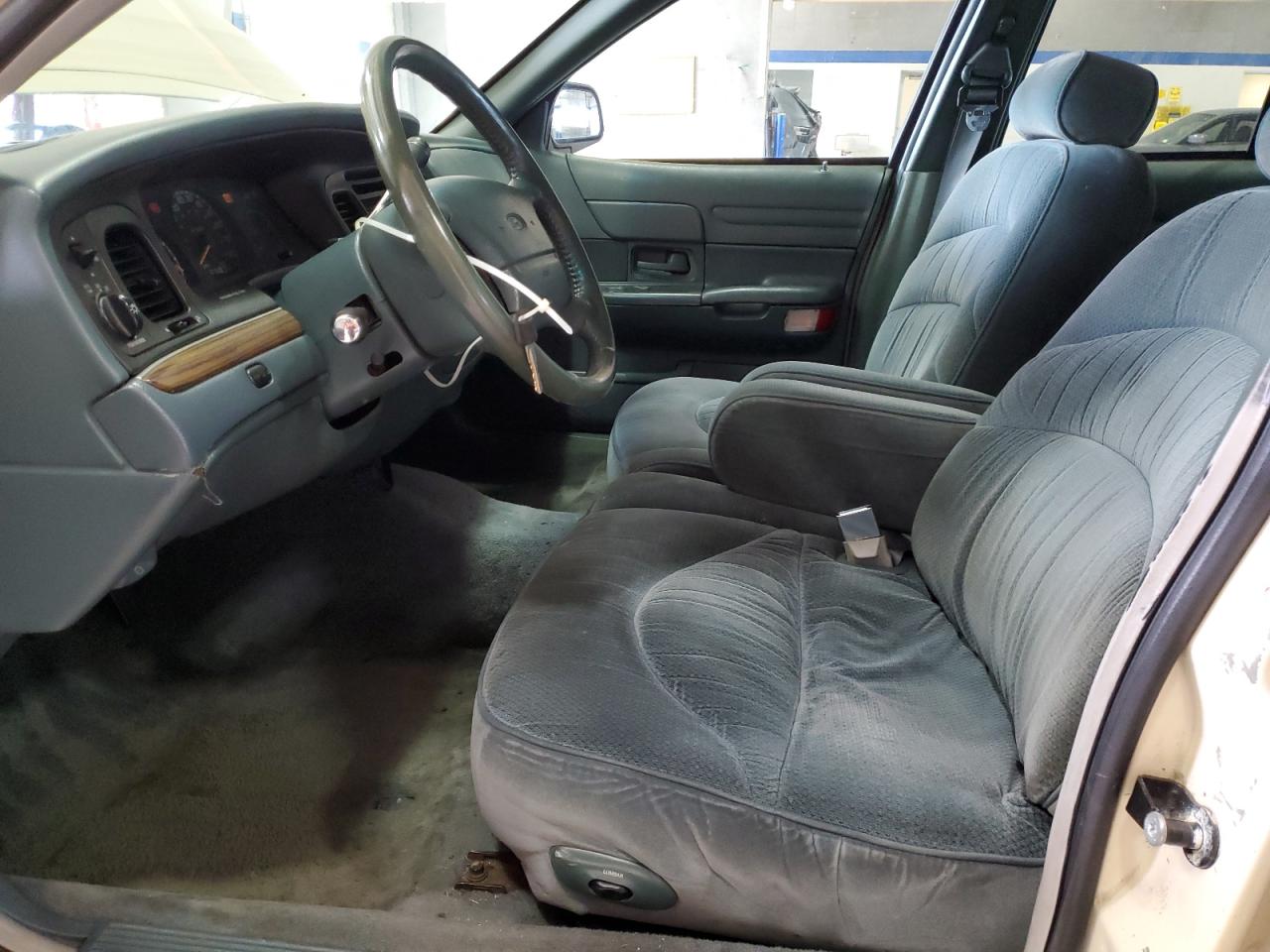1996 Ford Crown Victoria - Image 7