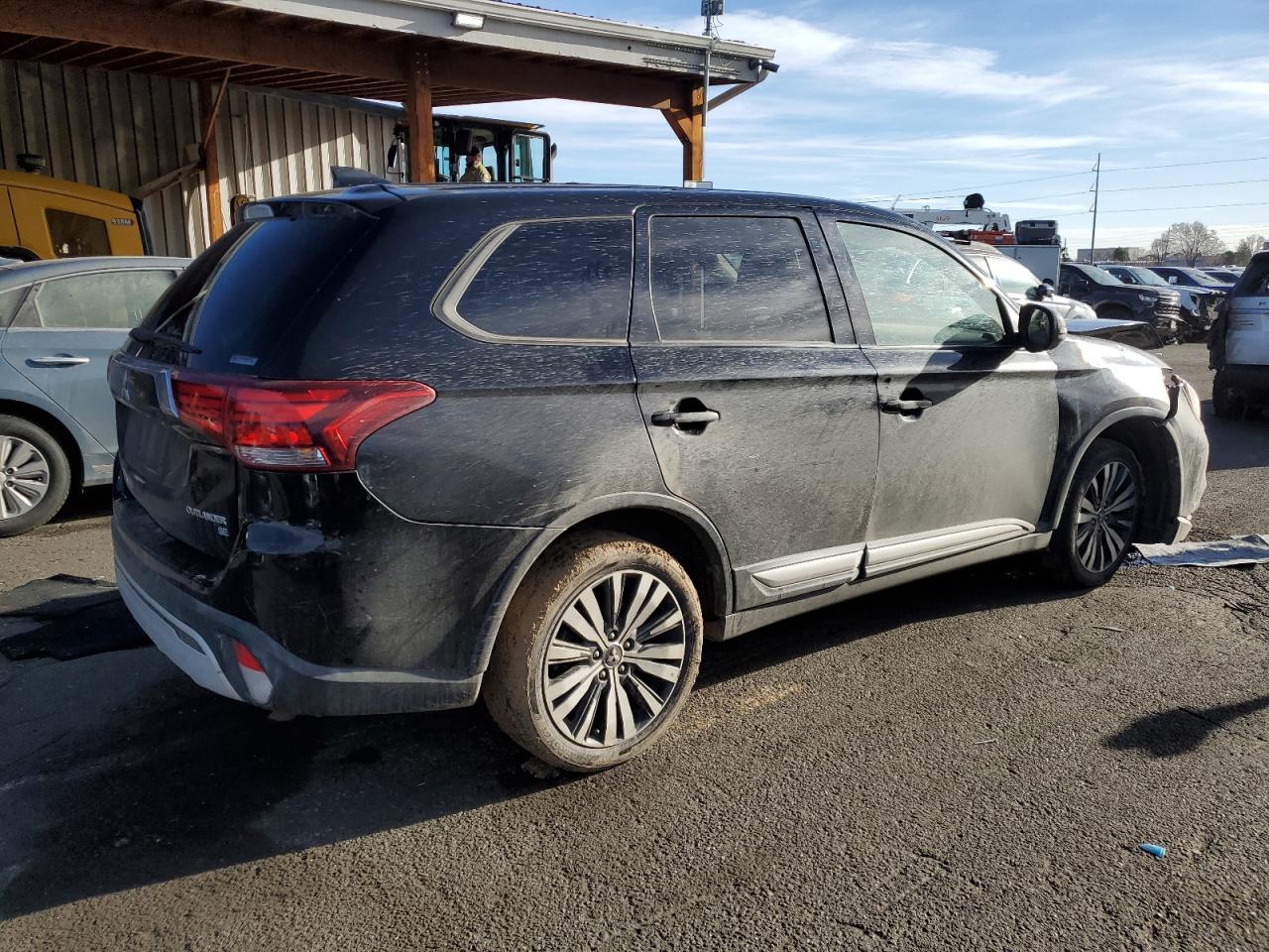 2019 Mitsubishi Outlander - Image 3