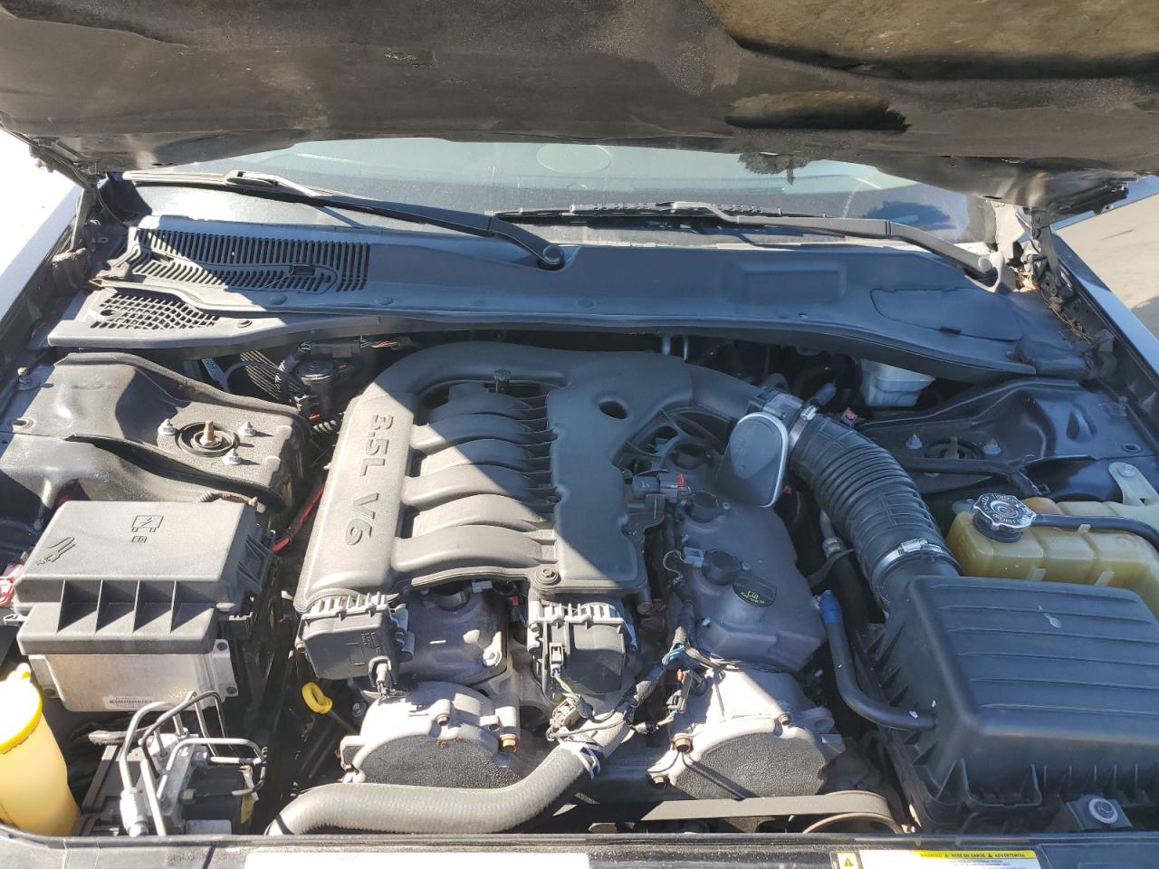 2006 Chrysler 300 - Image 11