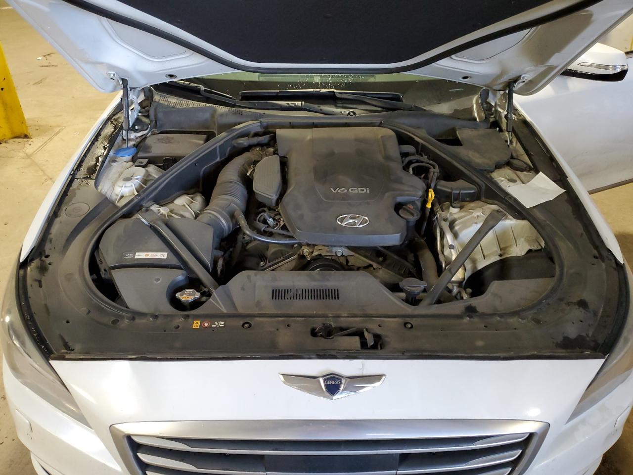 2015 Hyundai Genesis - Image 11
