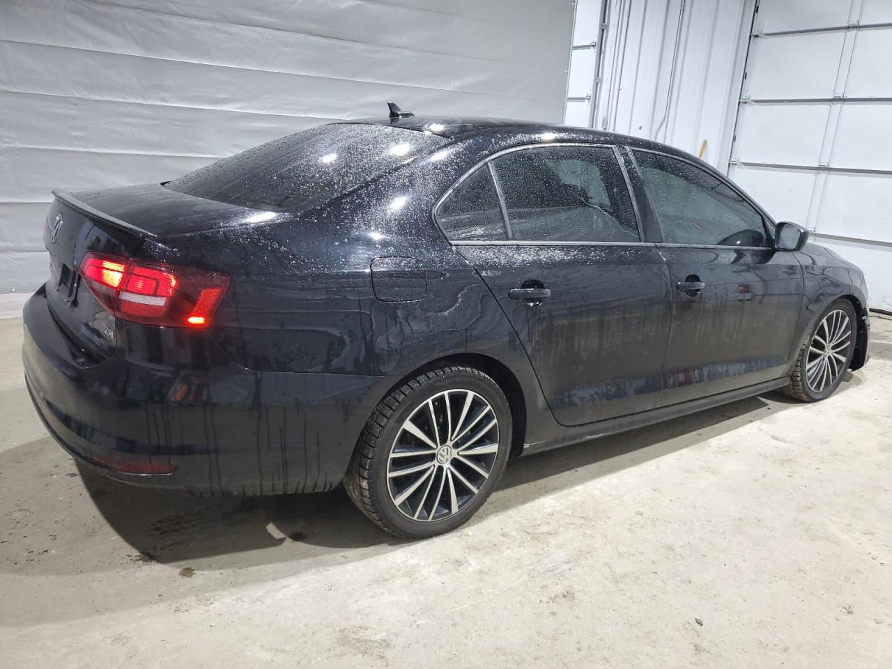 2016 Volkswagen Jetta - Image 3