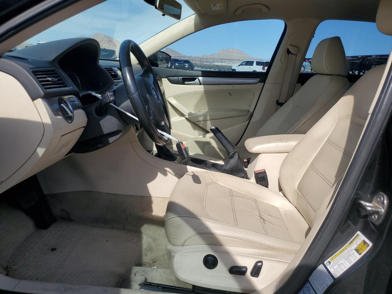 2015 Volkswagen Passat - Image 7