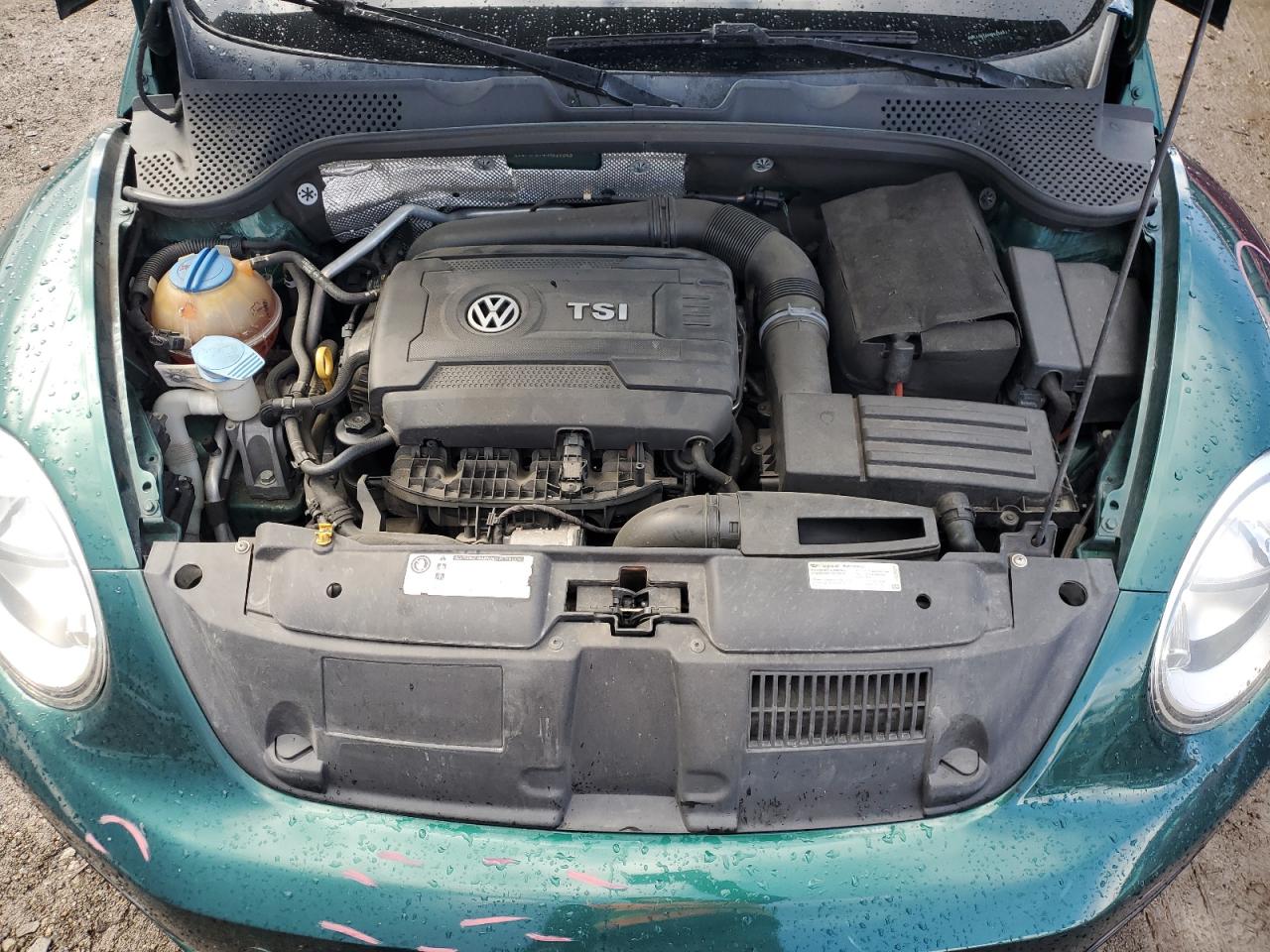 2017 Volkswagen Beetle - Image 11