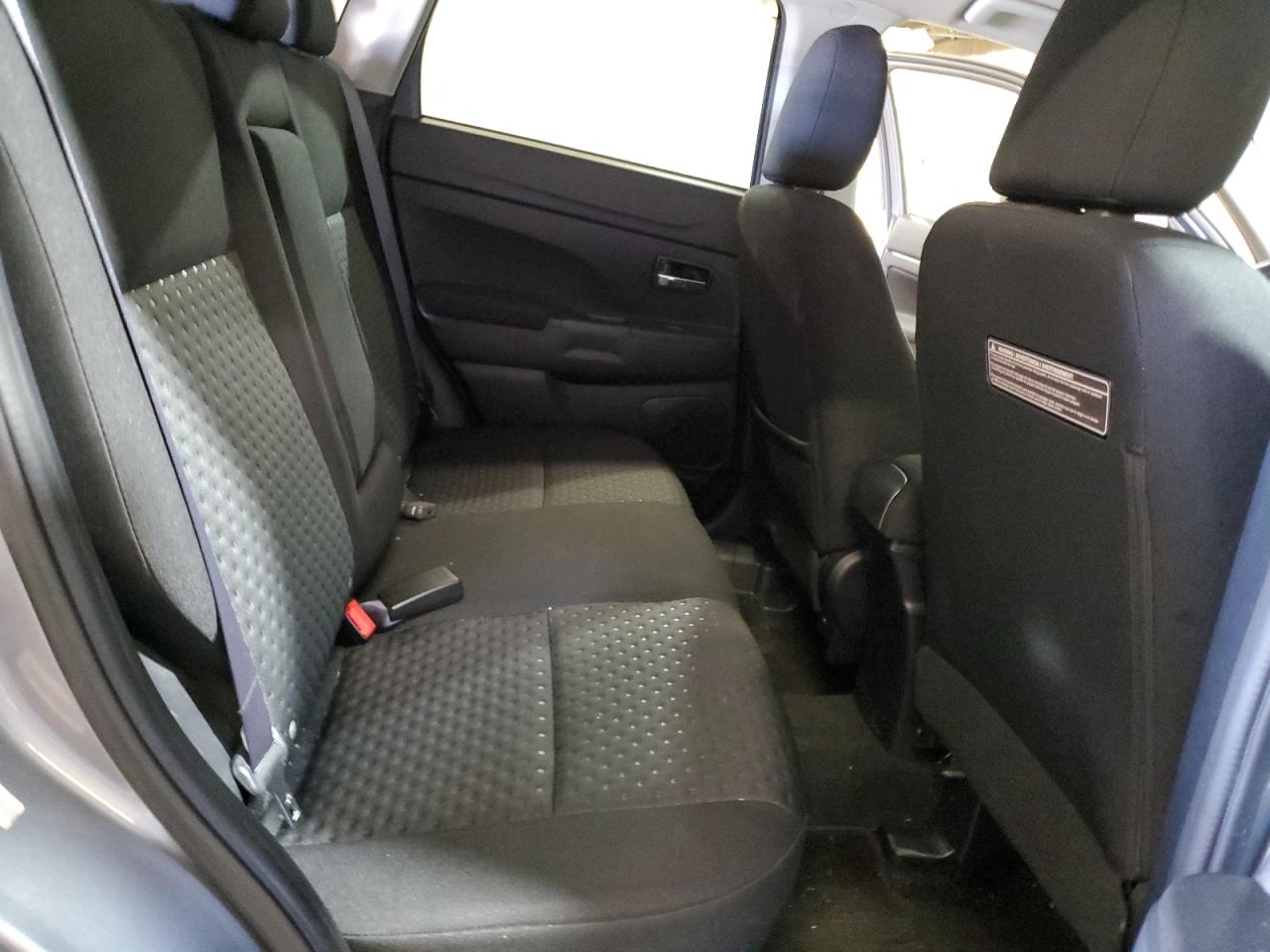 2011 Mitsubishi Outlander - Image 11
