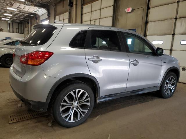  MITSUBISHI OUTLANDER 2017 Серебристый