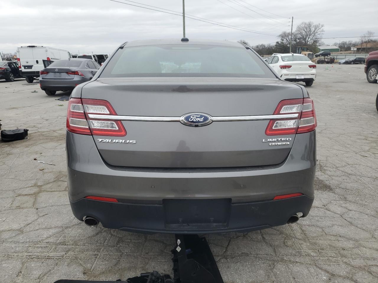 2014 Ford Taurus - Image 6