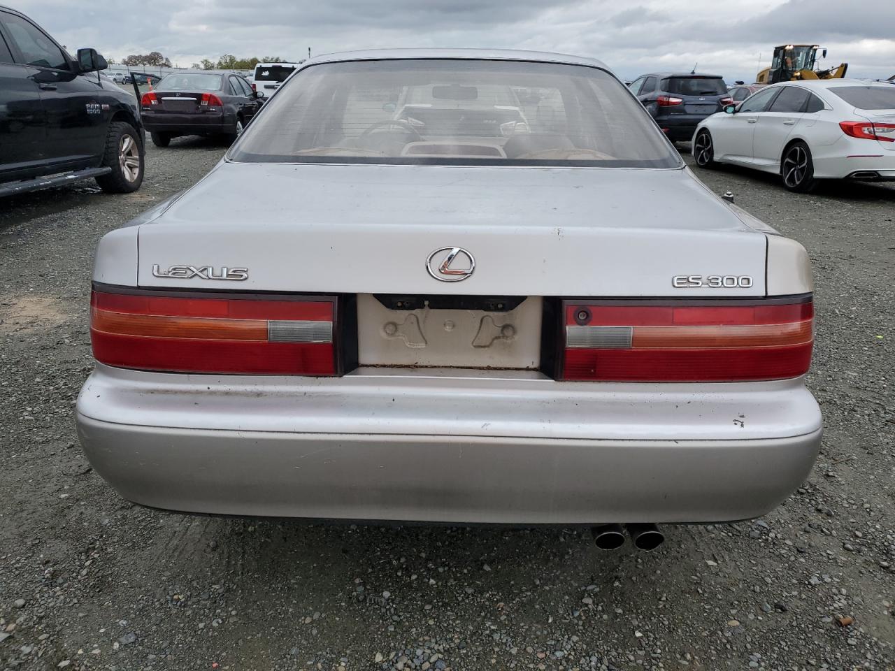 1996 Lexus ES - Image 6