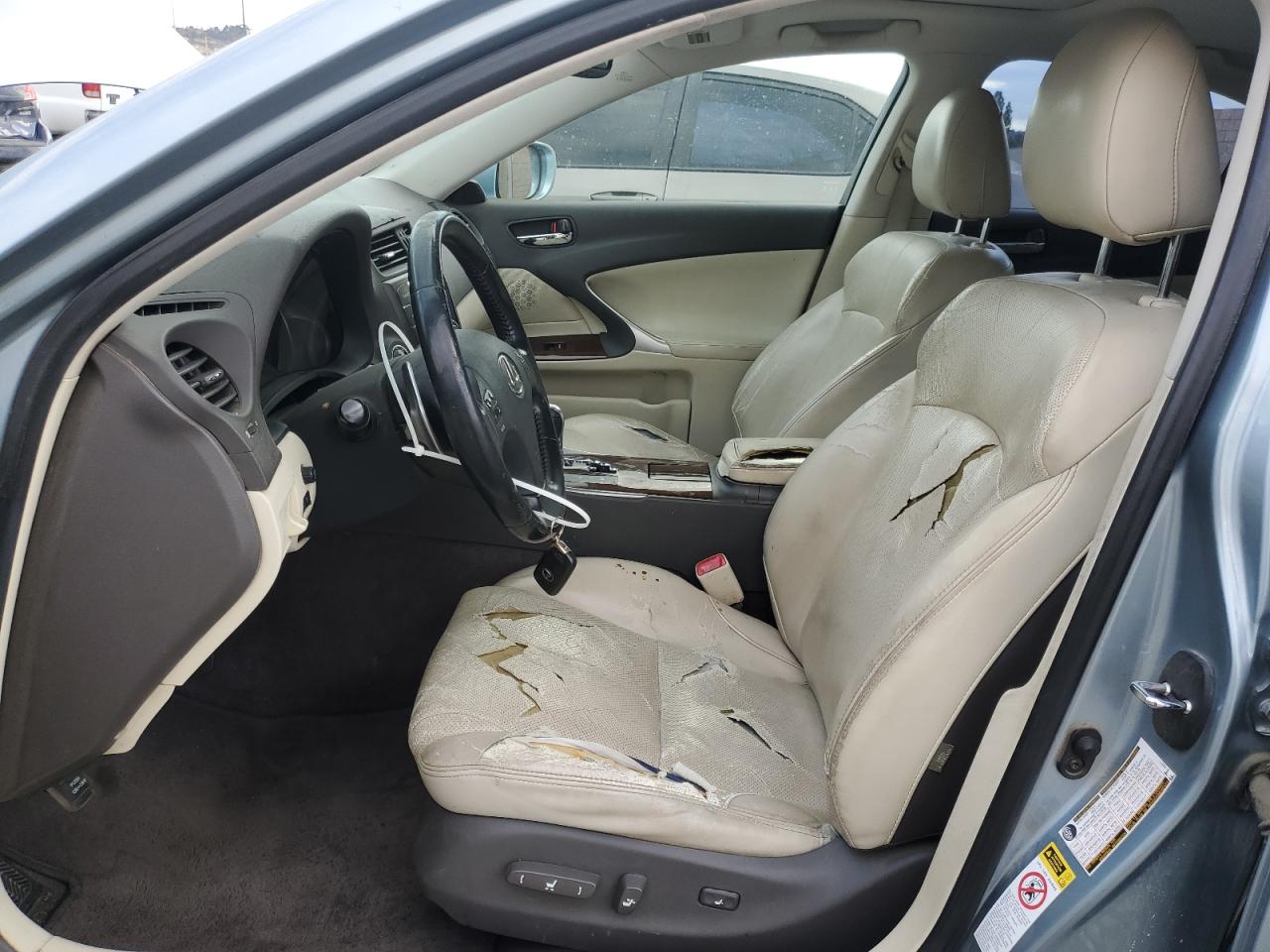 2010 Lexus IS - Image 7