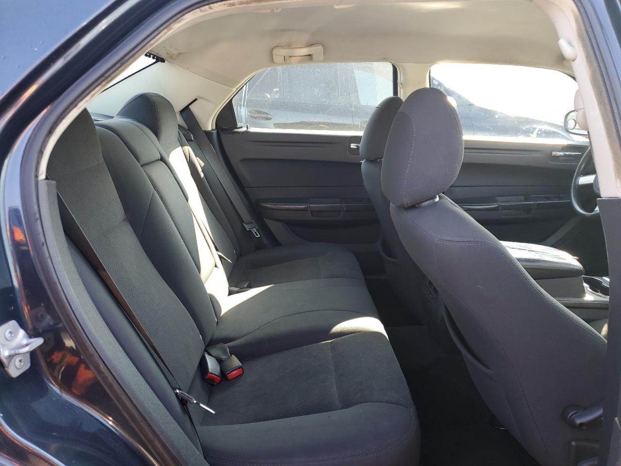 2008 Chrysler 300 - Image 10