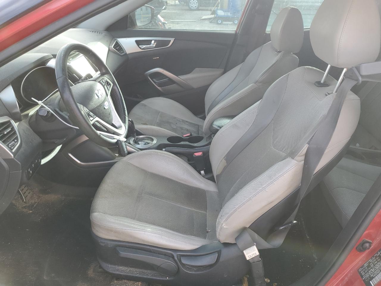 2013 Hyundai Veloster - Image 7