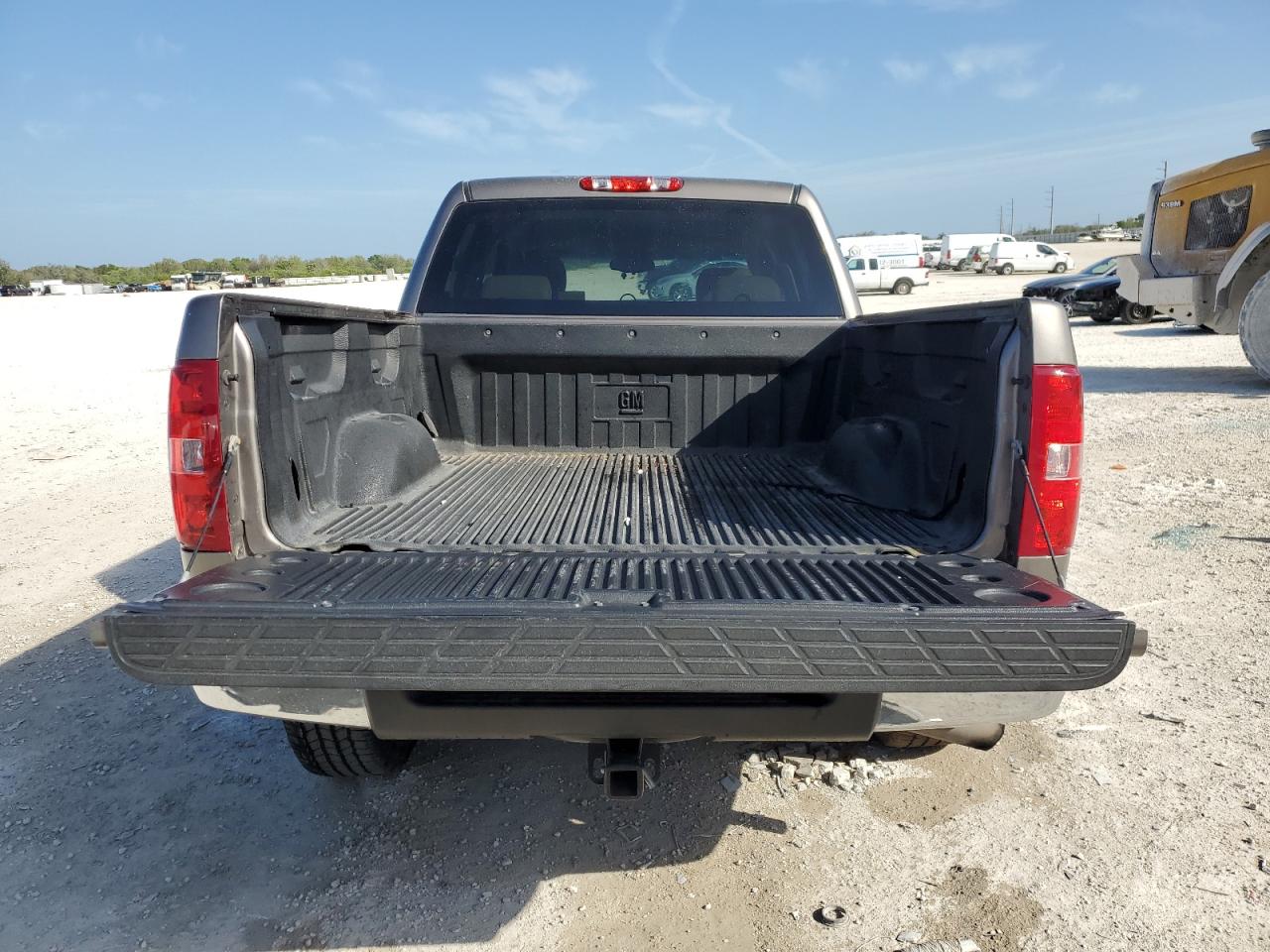 2013 Chevrolet Silverado - Image 6