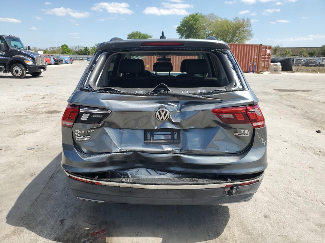 2018 Volkswagen Tiguan - Image 6