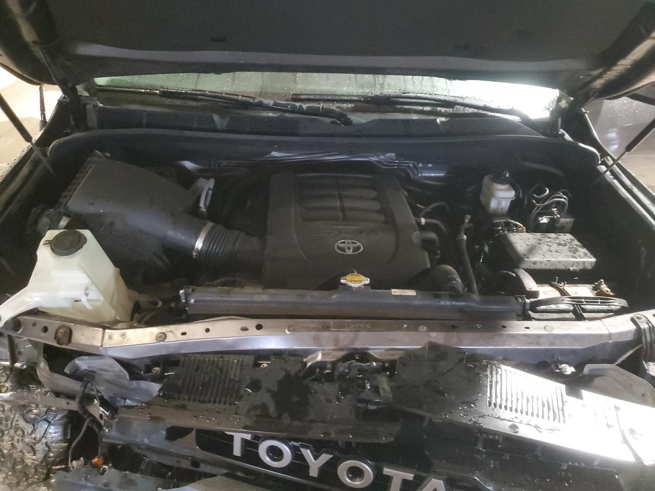 2014 Toyota Tundra - Image 12