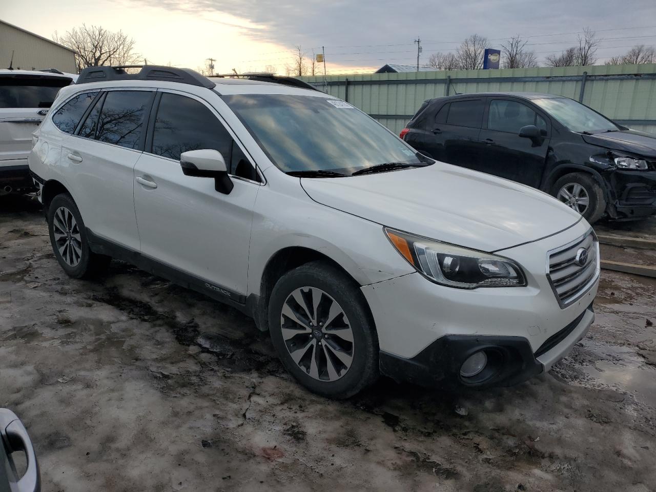 2017 Subaru Outback - Image 4