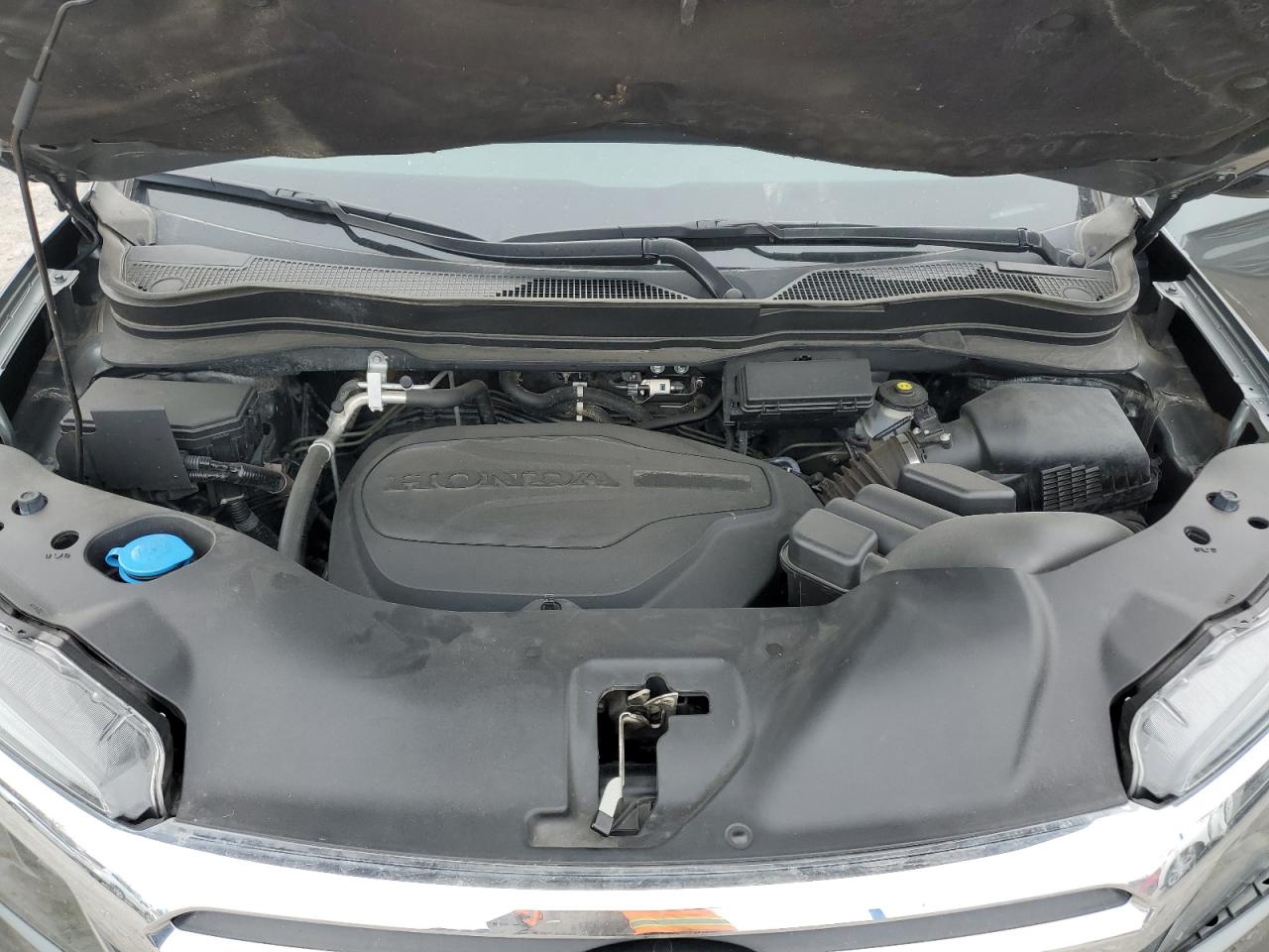 2019 Honda Ridgeline - Image 12