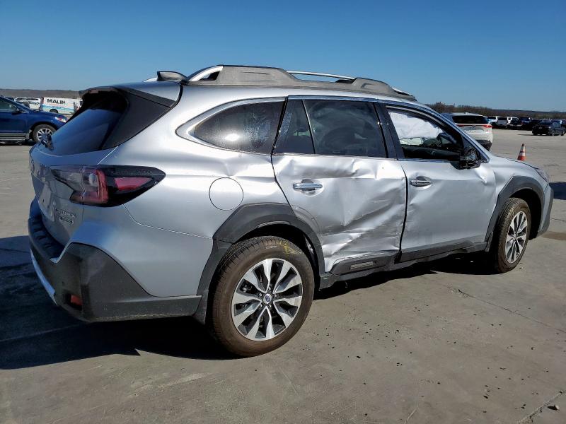  SUBARU OUTBACK 2024 Srebrny