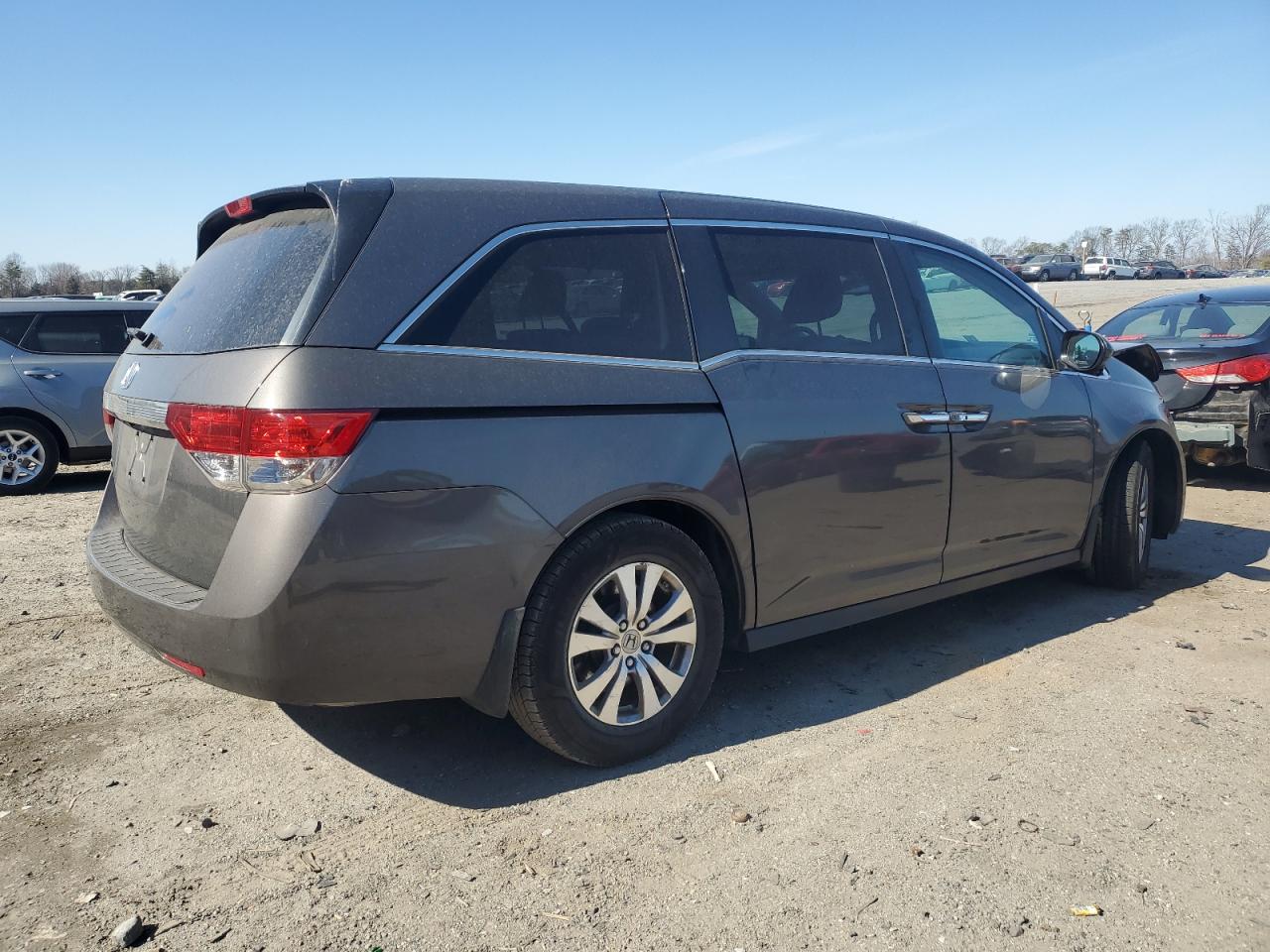2015 Honda Odyssey - Image 3