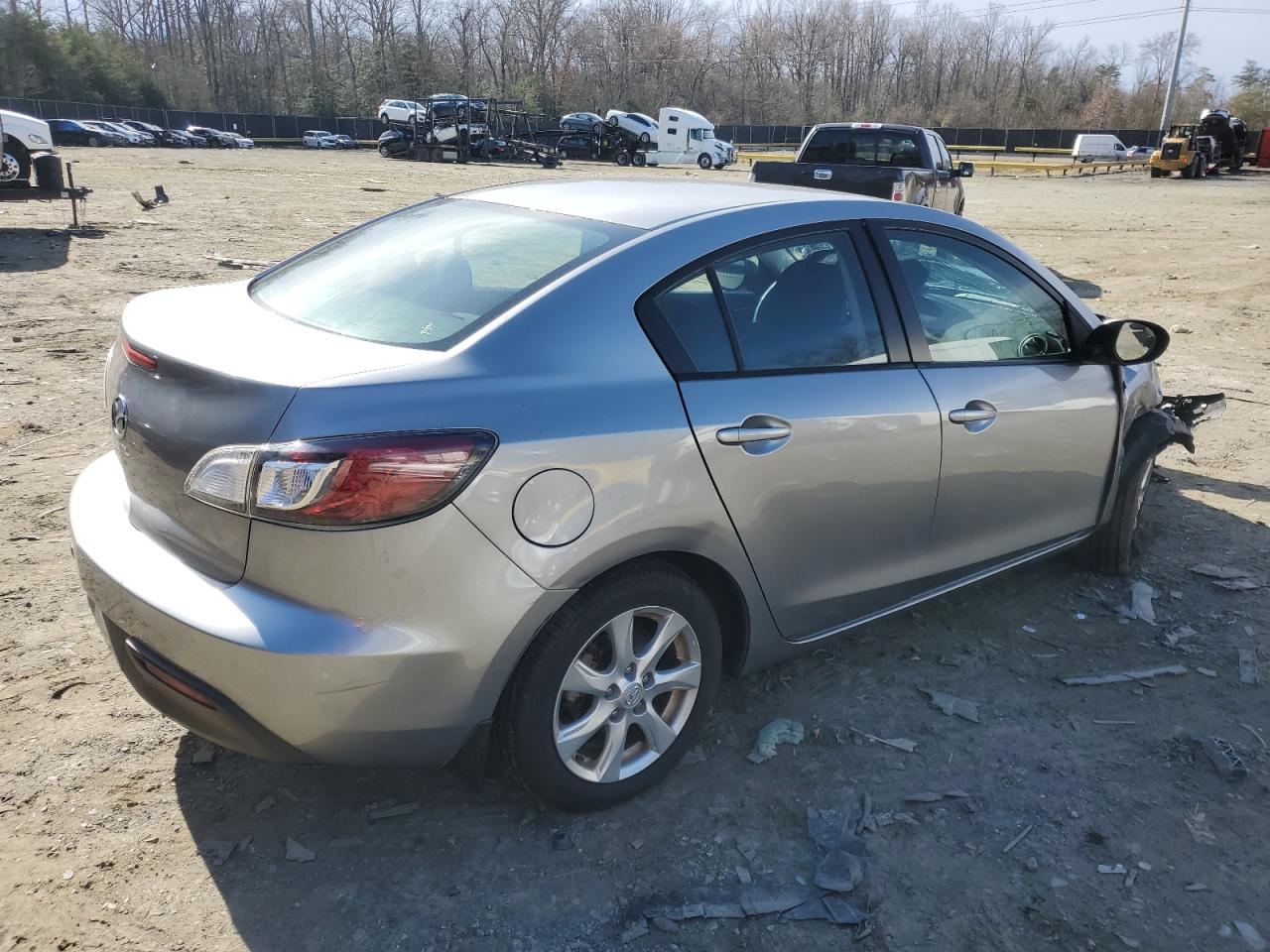 2010 Mazda 3 - Image 3