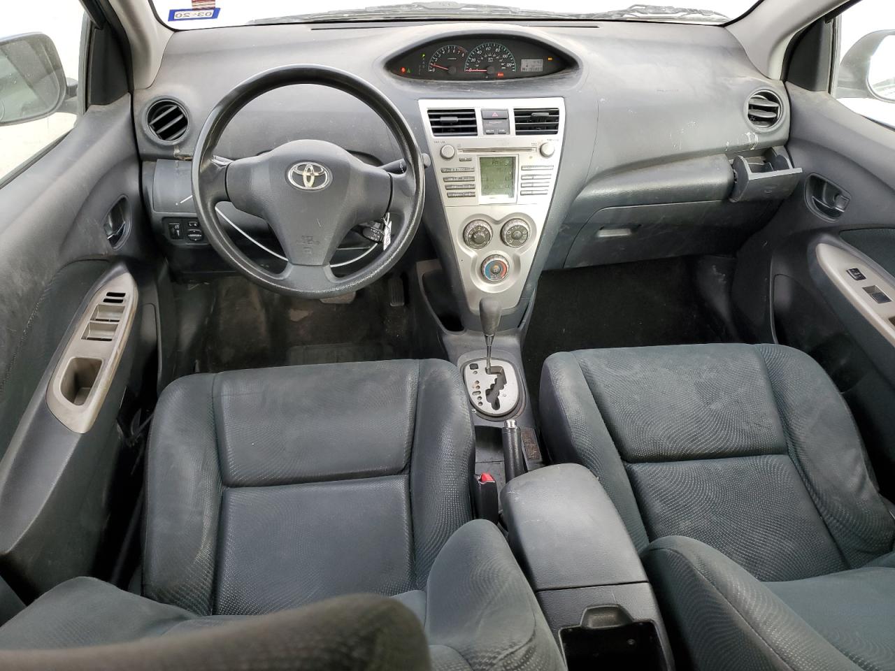 2009 Toyota Yaris - Image 8