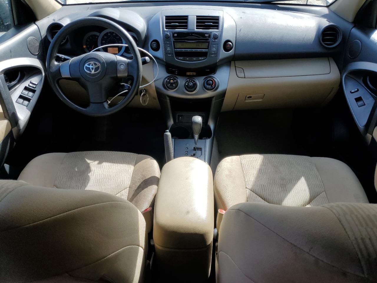 2010 Toyota RAV 4 - Image 8