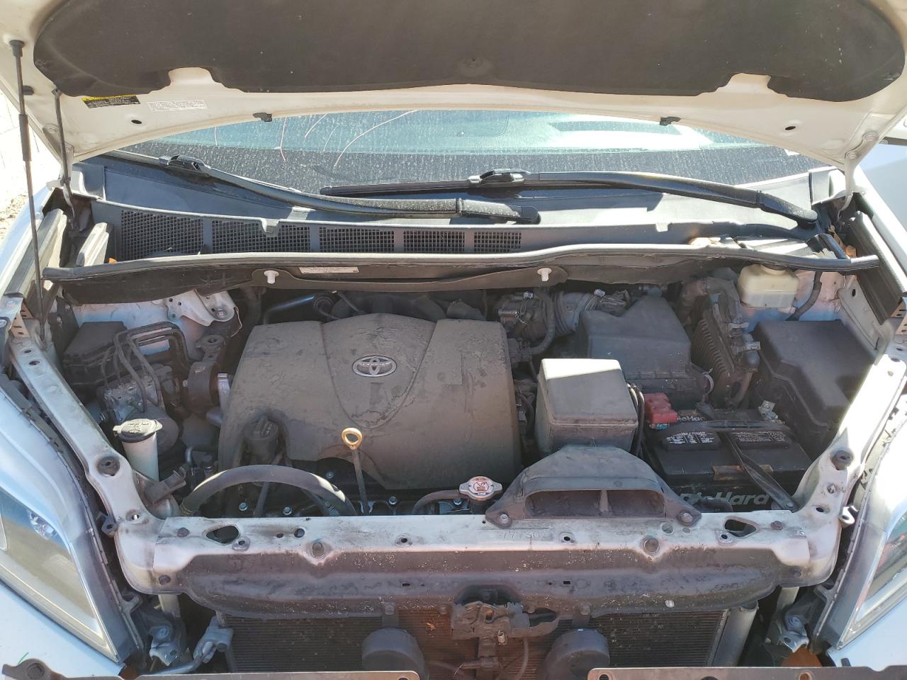 2017 Toyota Sienna - Image 12