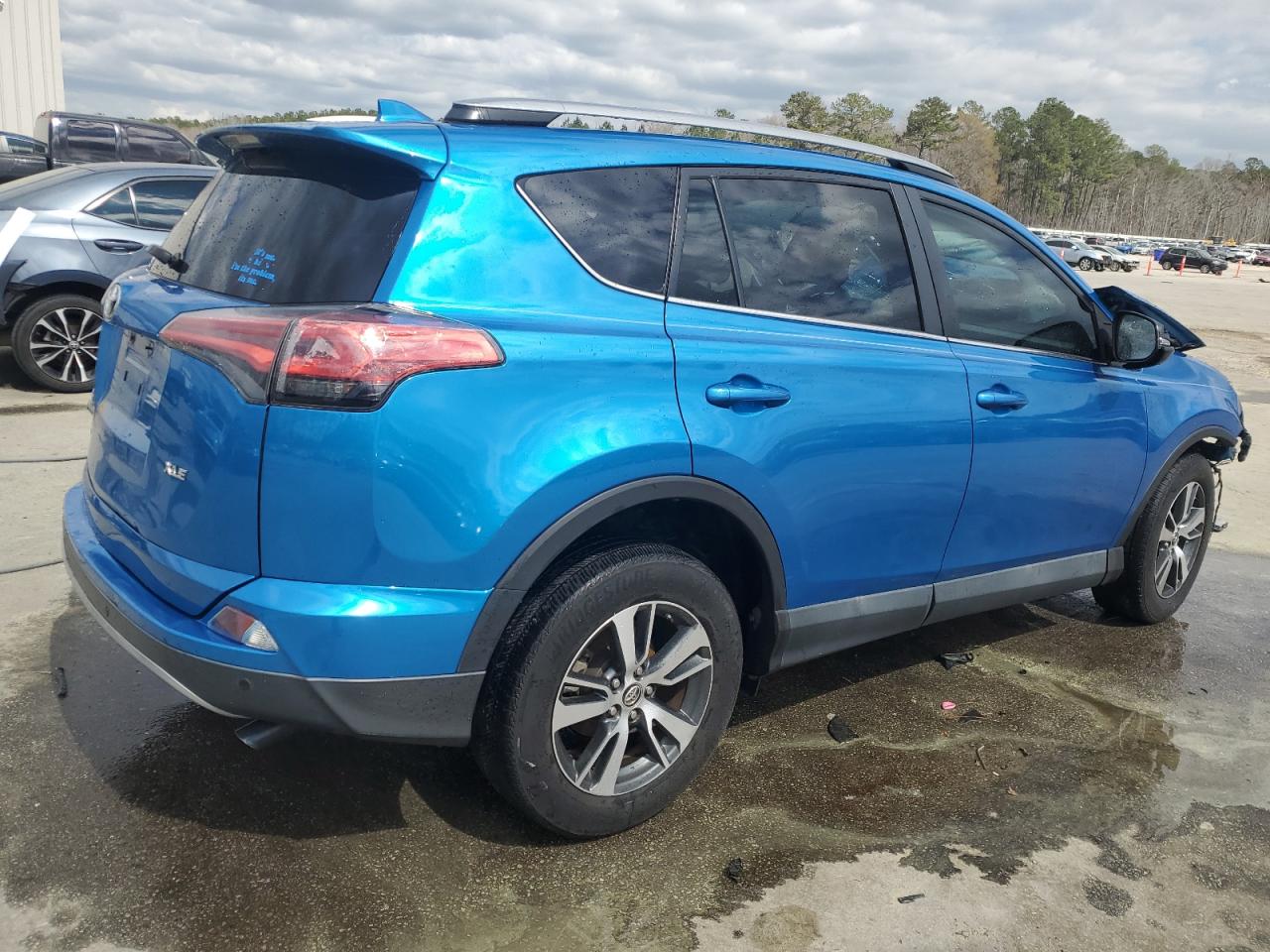 2017 Toyota RAV 4 - Image 3