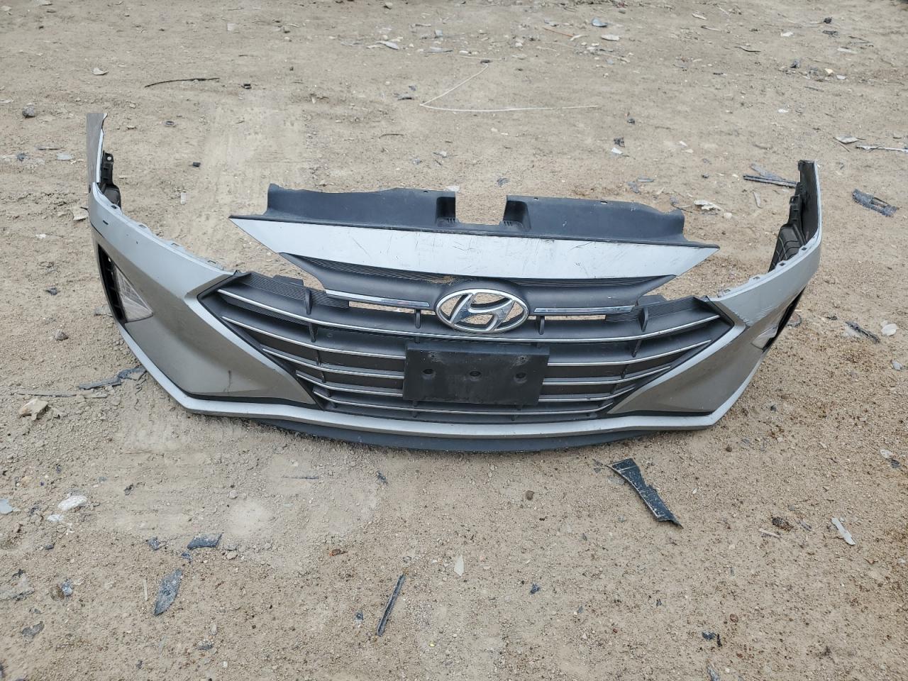 2020 Hyundai Elantra - Image 13
