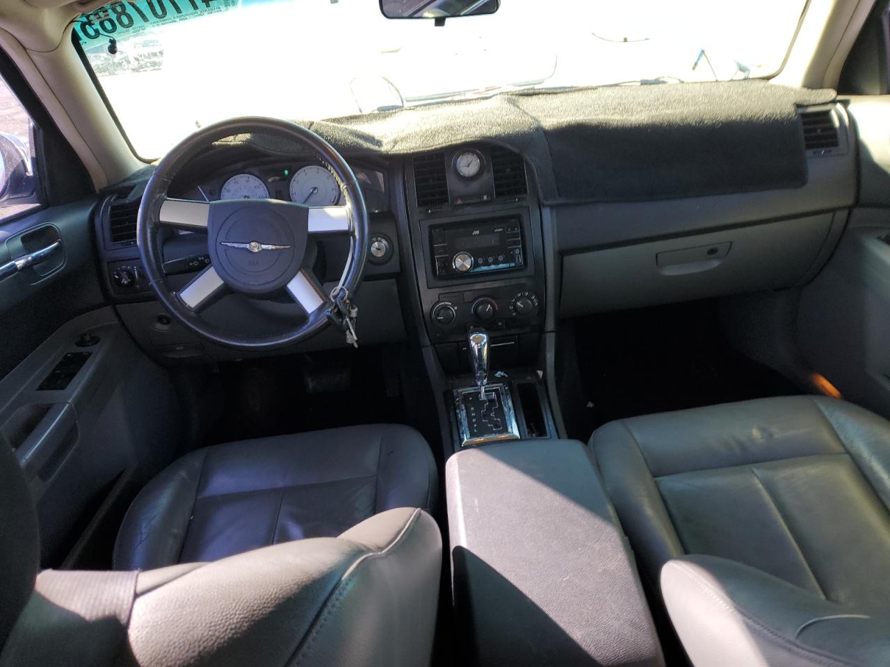 2005 Chrysler 300 - Image 8