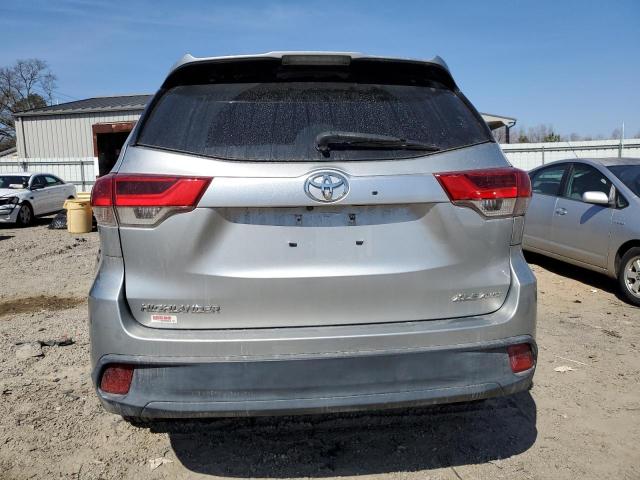  TOYOTA HIGHLANDER 2017 Silver