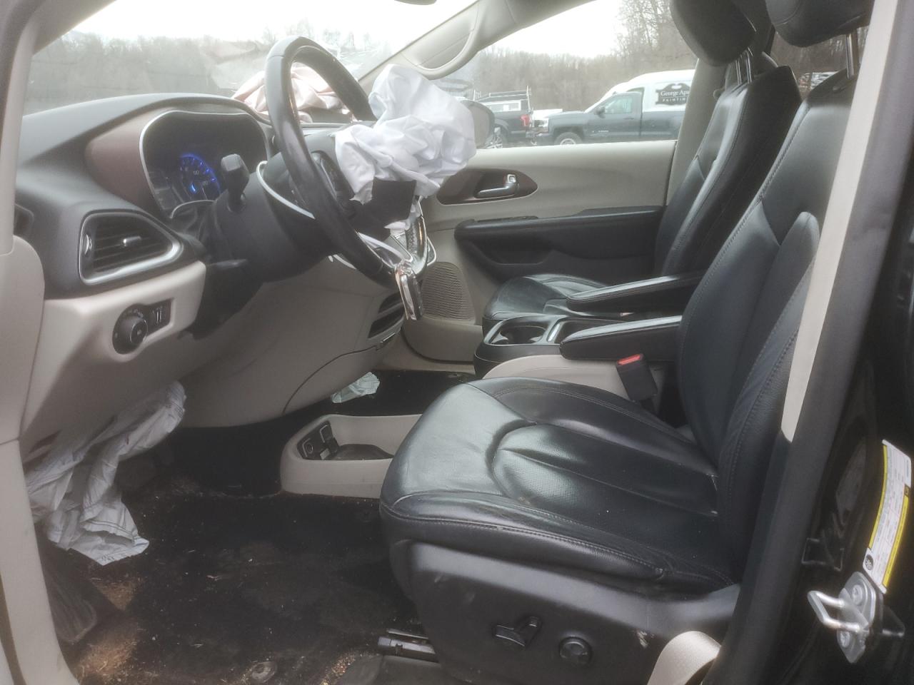 2019 Chrysler Pacifica - Image 7