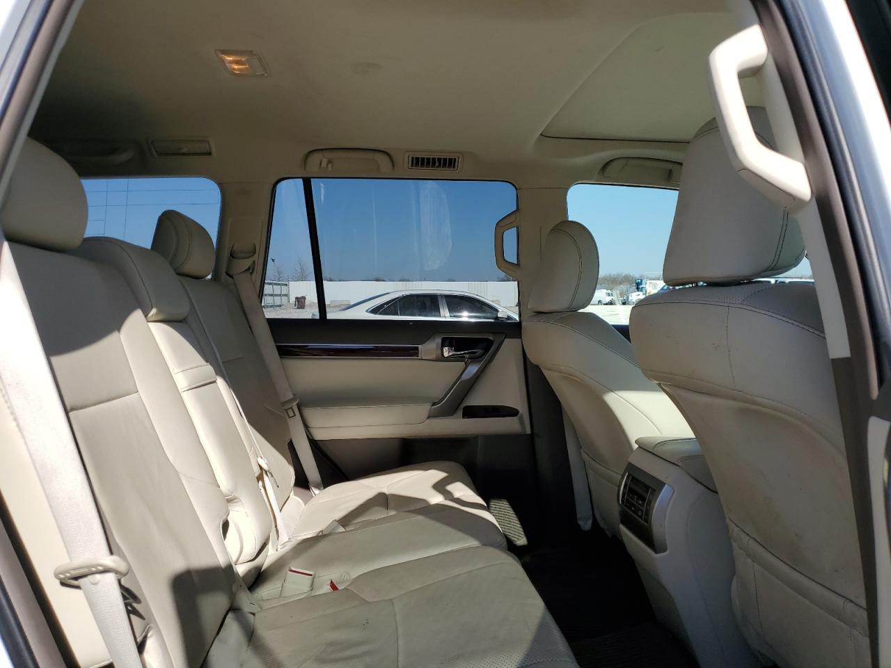 2018 Lexus GX - Image 11